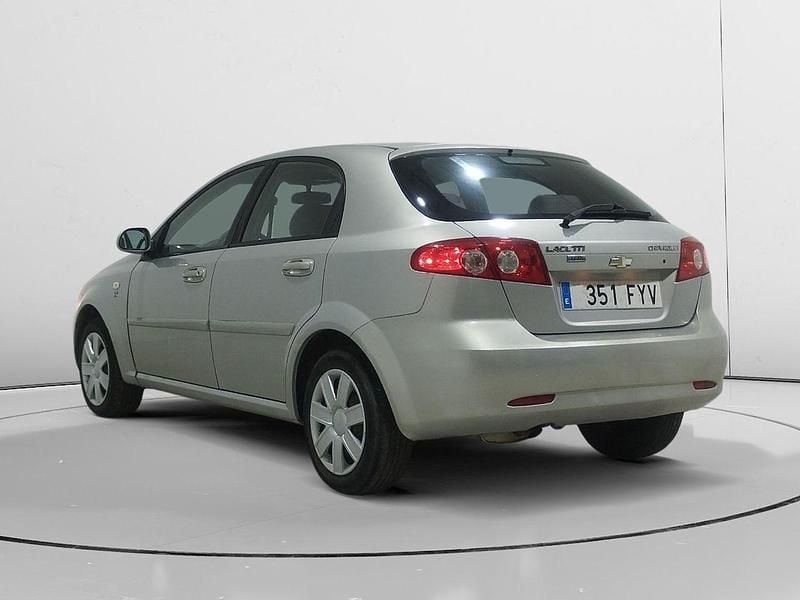 Usado Chevrolet Lacetti SX 121 CV (88 kW) 2007 Gris Utilitario