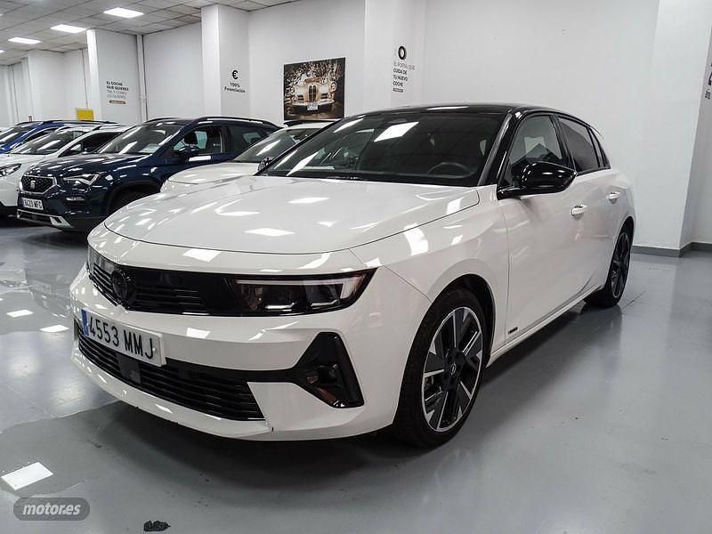 Usado Opel Astra 114 kW (156 CV) 2023 Blanco Familiar