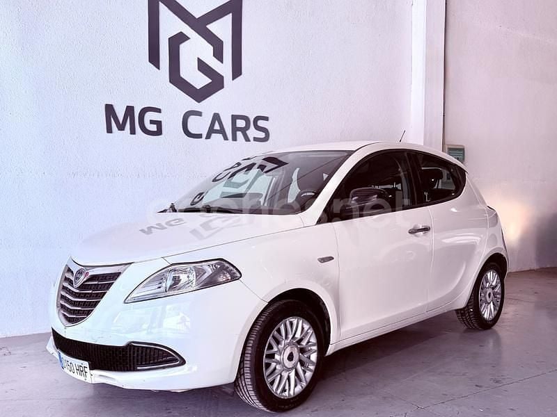 Blanco Usado 2013 Lancia Ypsilon Gold Utilitario | 7600 € (Precio justo) - Imagen 1/4