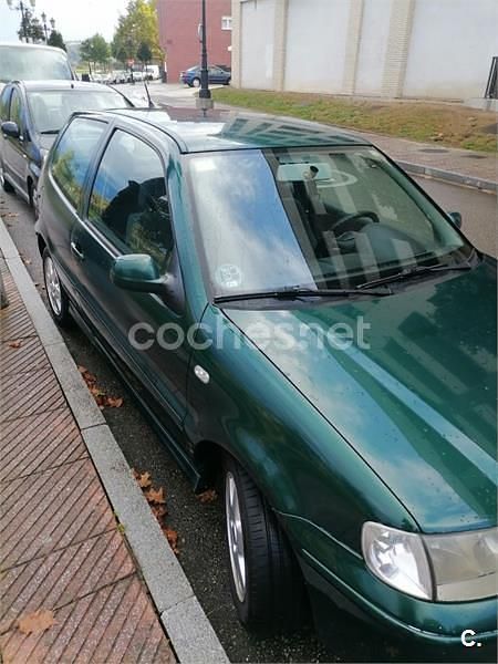 Verde Usado 2001 VW Polo Highline Berlina | 1000 € (Super precio) - Imagen 1/4