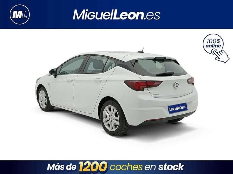 Usado Opel Astra Edition 111 CV (81 kW) 2022 Blanco Berlina