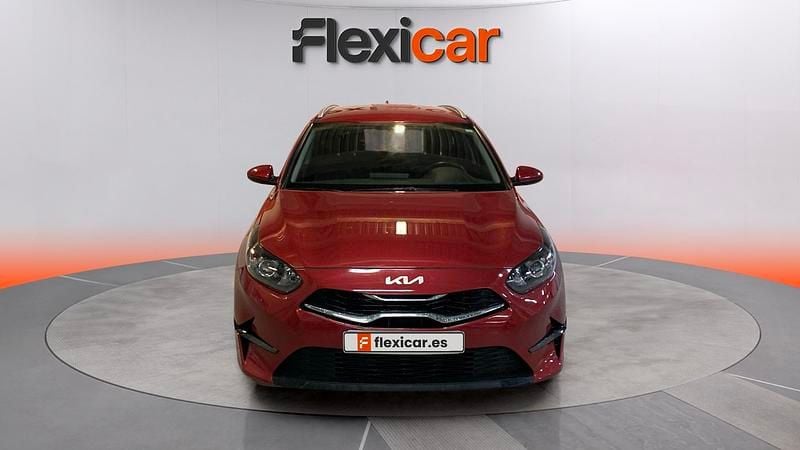 Usado Kia Ceed 121 CV (88 kW) 2022 Rojo Utilitario
