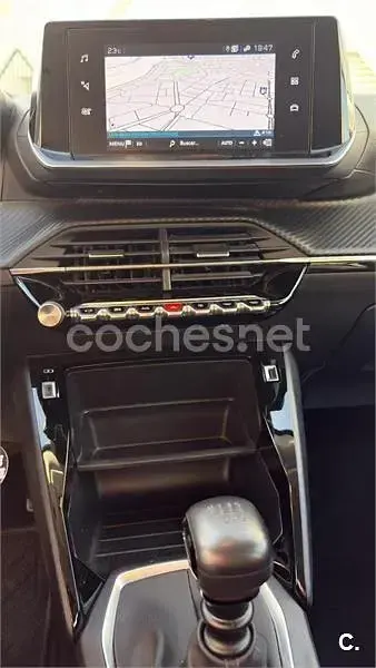 Usado Peugeot 2008 Active 100 CV (73 kW) 2022 Blanco SUV