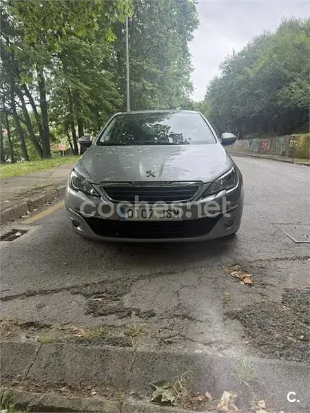 Usado Peugeot 308 SW Active 120 CV (88 kW) 2016 Gris / plata Familiar