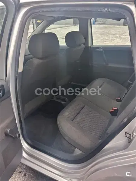 Usado VW Polo Highline 75 CV (55 kW) 2005 Gris / plata Utilitario