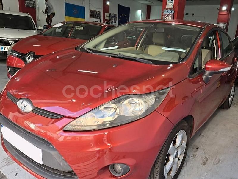 Granate Usado 2010 Ford Fiesta Trend Berlina | 4500 € (Buen precio) - Imagen 1/4