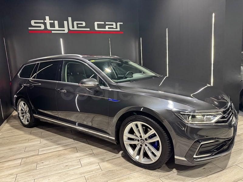 Usado VW Passat GTE 218 CV (160 kW) 2021 Gris / plata Familiar