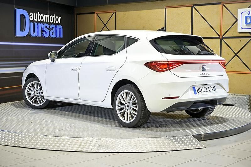 Usado Seat Leon XCELLENCE 150 CV (110 kW) 2022 Blanco Berlina