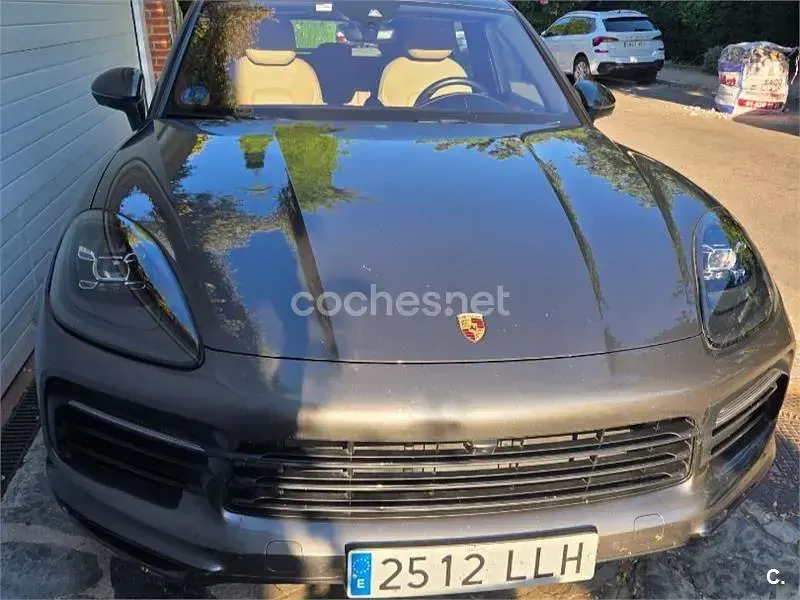 Usado Porsche Cayenne 462 CV (339 kW) 2020 Gris / plata SUV