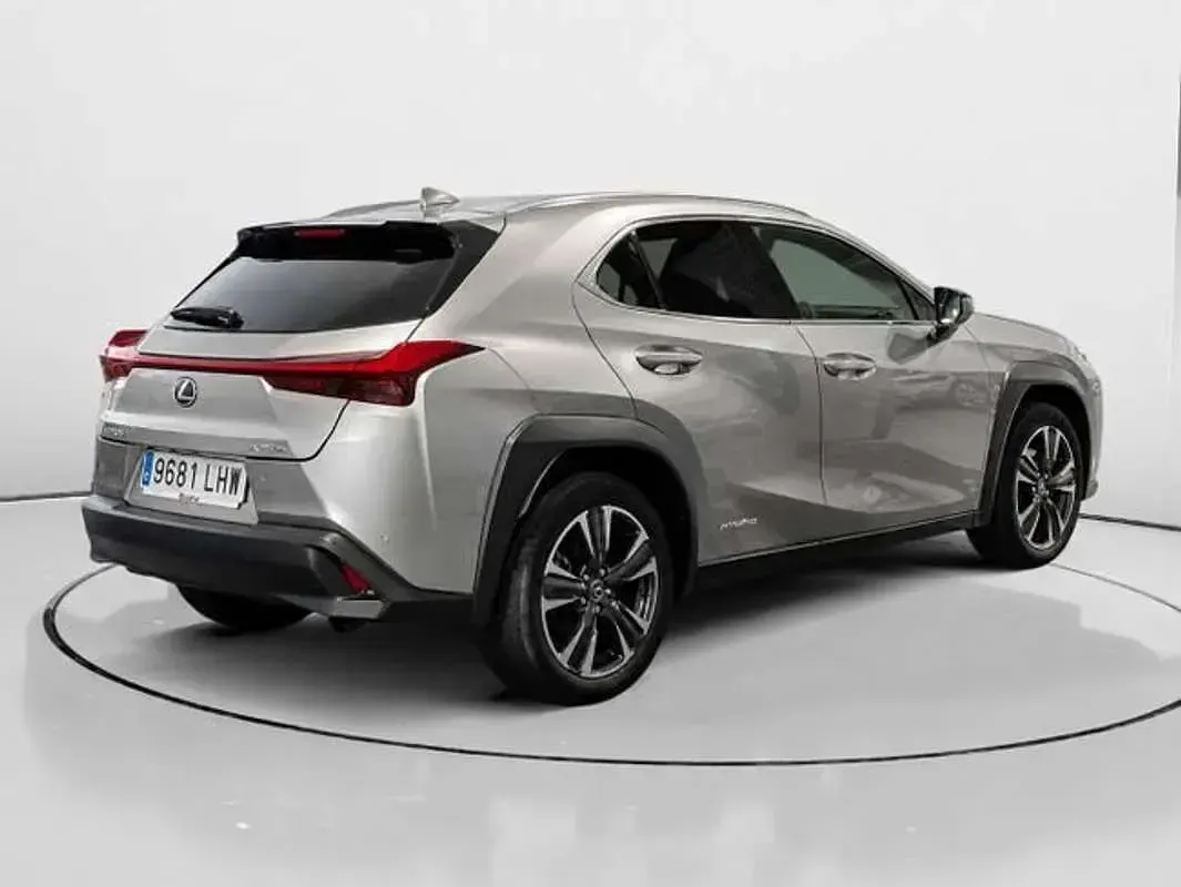 Usado Lexus UX 250h Executive Line 184 CV (135 kW) 2020 Blanco SUV