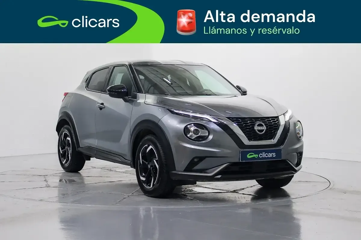Käytetty Nissan Juke Acenta 114 HP (83 kW) 2024 Harmaa Katumaasturi