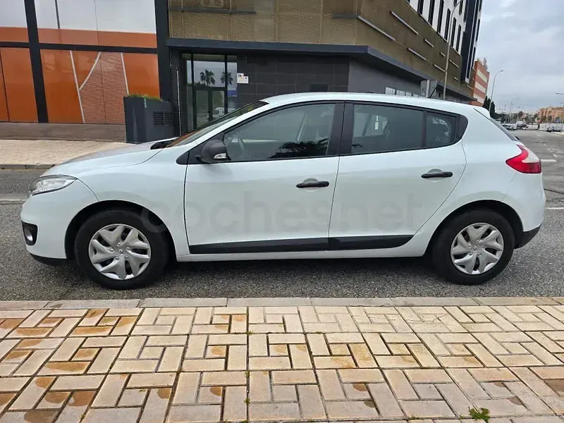 Usado Renault Mégane Authentique 90 CV (66 kW) 2012 Blanco Berlina