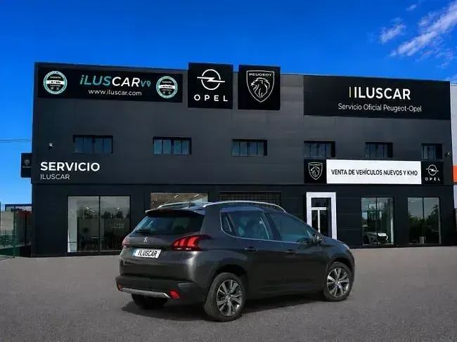 Usado Peugeot 2008 Allure 110 CV (80 kW) 2018 Gris SUV