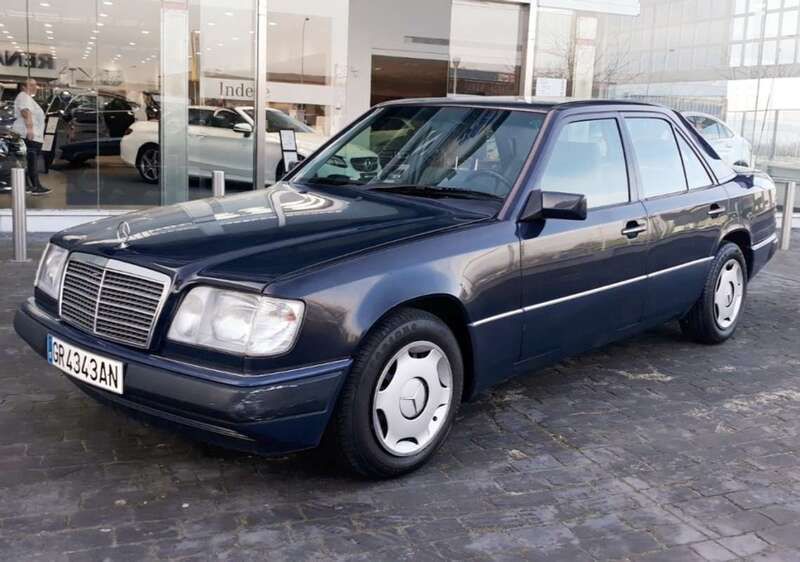 Azul Usado 1993 Mercedes E200 Berlina | 11.000 € - Imagen 1/4