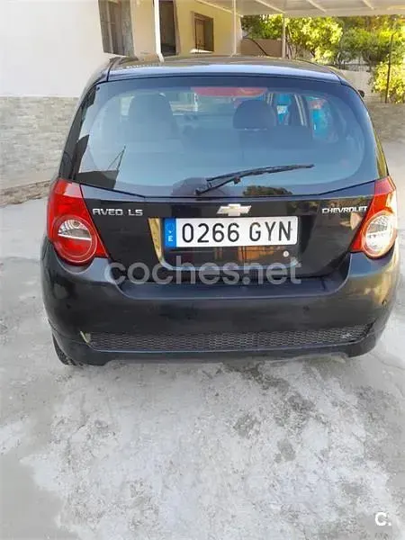 Usado Chevrolet Aveo LS 101 CV (74 kW) 2010 Negro Berlina