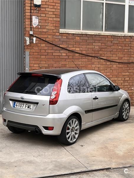 Usado Ford Fiesta ST 150 CV (110 kW) 2007 Gris / plata Utilitario