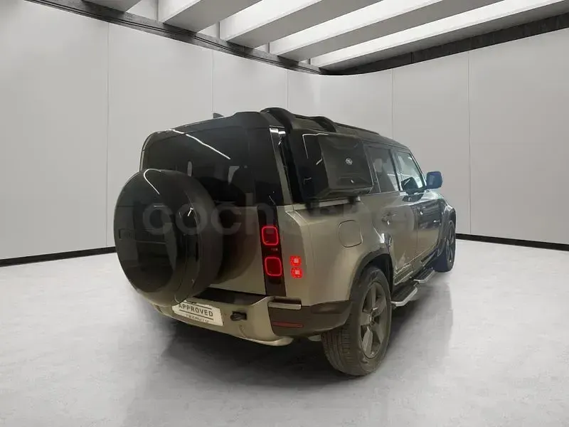 Usado Land Rover Defender HSE 249 CV (183 kW) 2024 Gris / plata SUV
