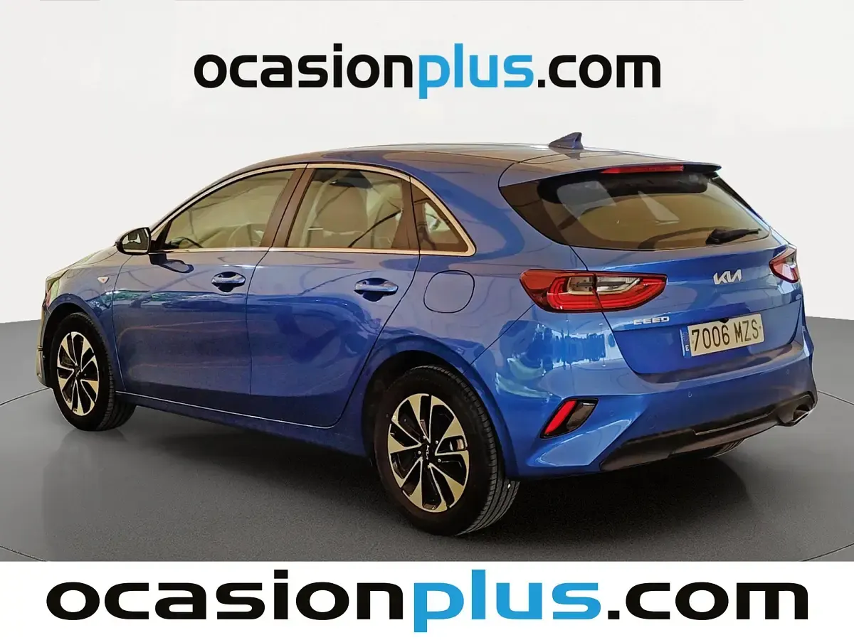 Usado Kia Ceed 101 CV (74 kW) 2025 Azul Utilitario