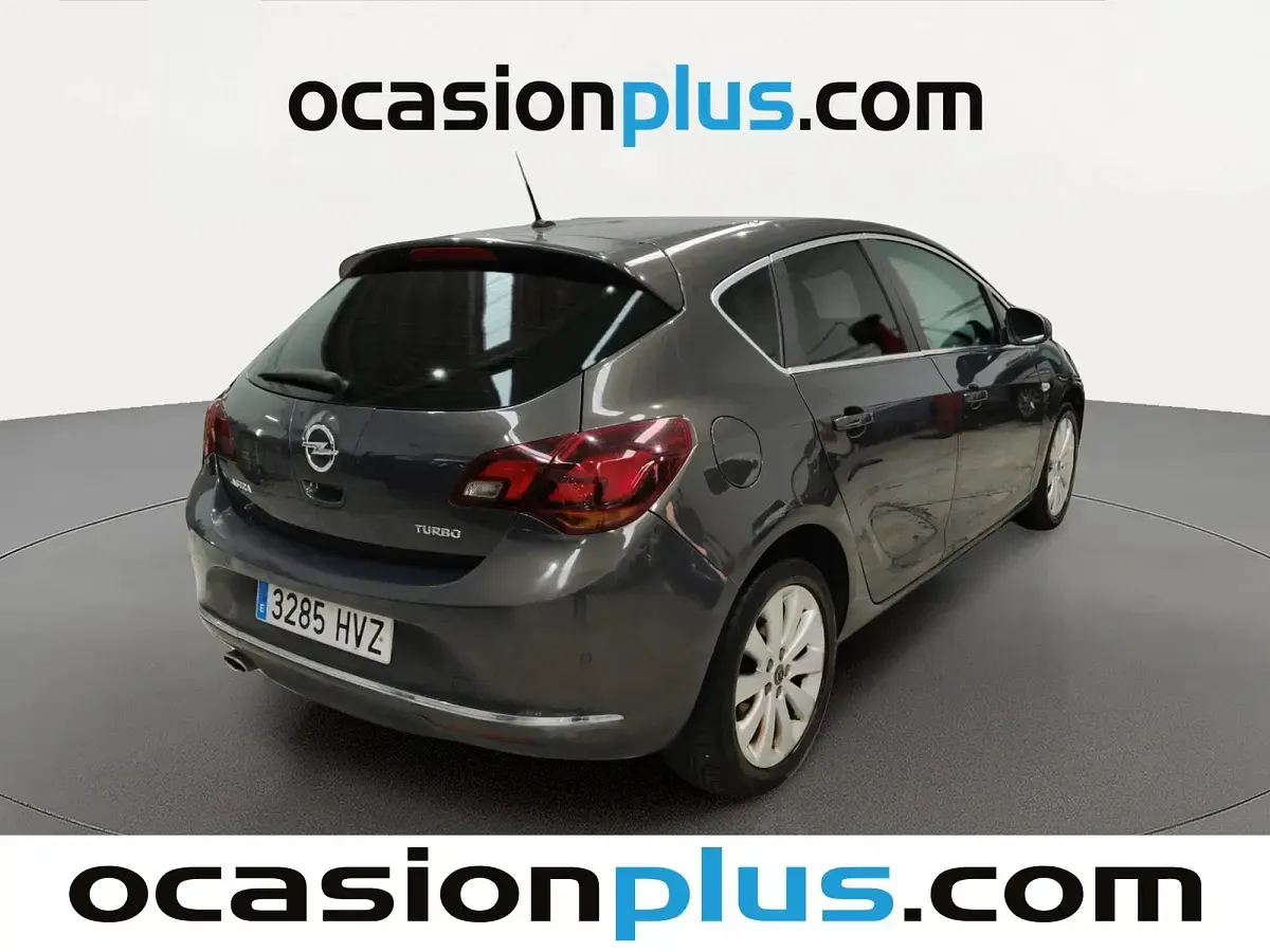 Usado Opel Astra Excellence 140 CV (102 kW) 2014 Gris Utilitario
