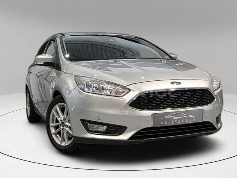 Gris / plata Usado 2016 Ford Focus Titanium Berlina | 7990 € (Buen precio) - Imagen 1/4