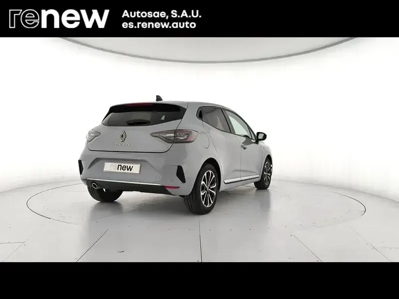 Begagnad Renault Clio V Techno 101 HK (74 kW) 2025 Grå Halvkombi