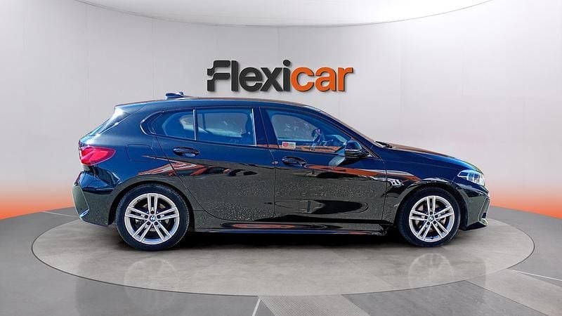 Begagnad BMW 118 150 HK (110 kW) 2021 Svart Halvkombi