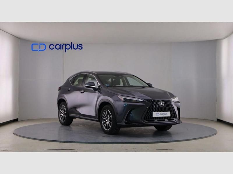 Usado Lexus NX350h Executive Line 242 CV (177 kW) 2024 Gris sonic (met) SUV