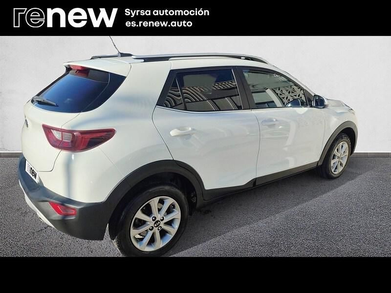 Usado Kia Stonic 84 CV (61 kW) 2018 Blanco SUV