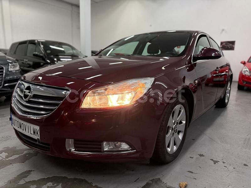 Usado Opel Insignia Selective 130 CV (95 kW) 2013 Granate Berlina