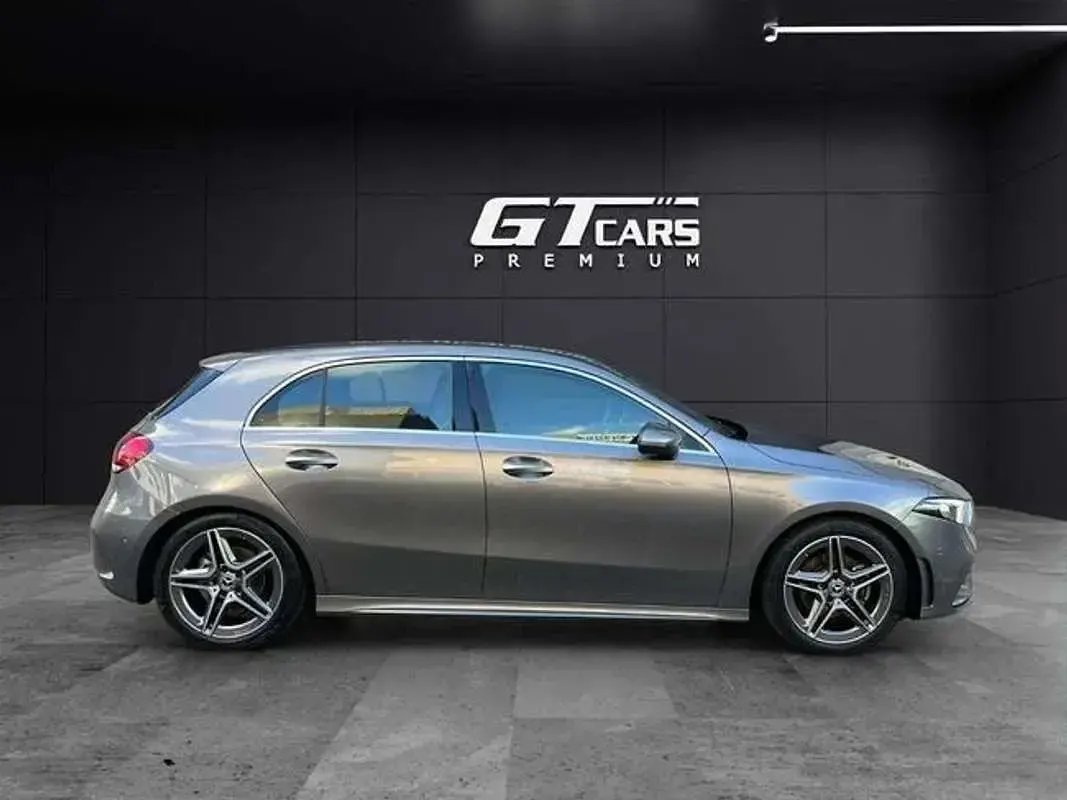 Usado Mercedes A180 AMG 136 CV (100 kW) 2022 Gris Berlina