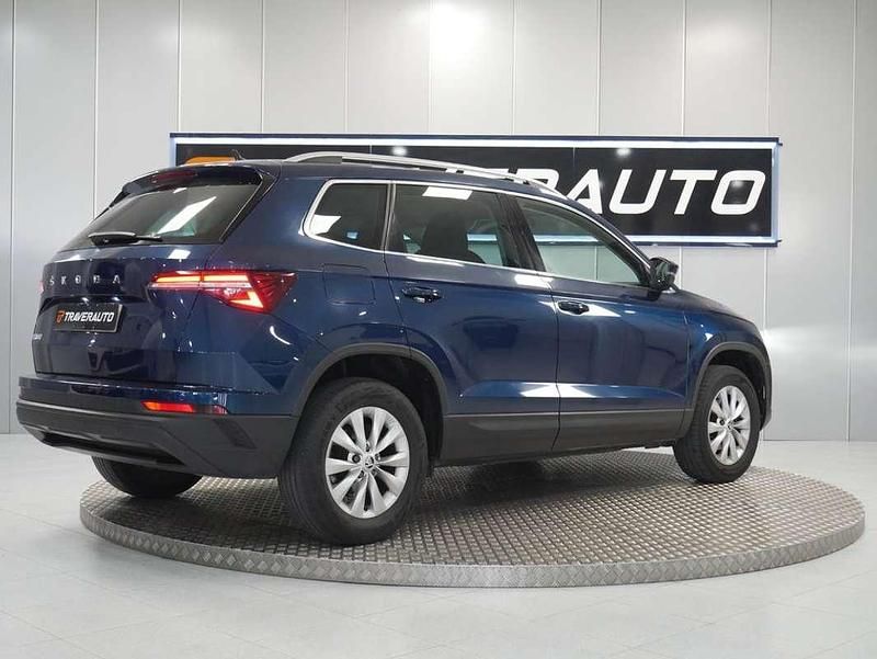 Usado Skoda Karoq Ambition 110 CV (80 kW) 2022 Azul SUV
