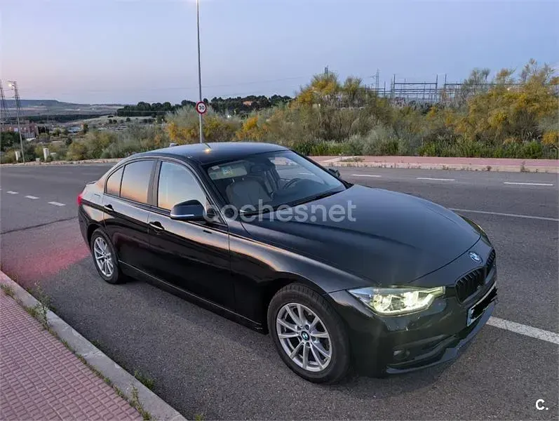 Usado BMW 318 150 CV (110 kW) 2017 Negro Berlina