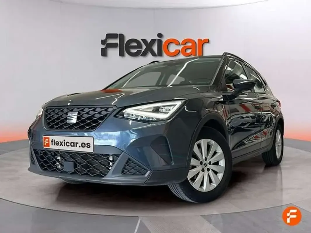 Usado Seat Arona Style 110 CV (80 kW) 2023 Azul SUV