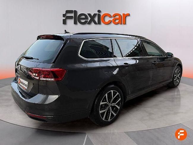 Usado VW Passat 150 CV (110 kW) 2021 Gris Familiar