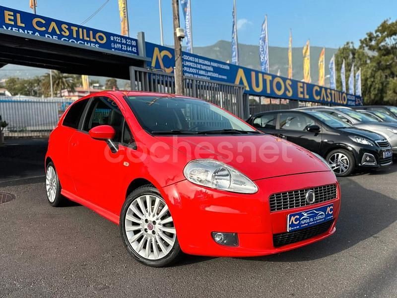 Rojo Usado 2008 Fiat Grande Punto Sport Utilitario | 4990 € (Caro) - Imagen 1/4