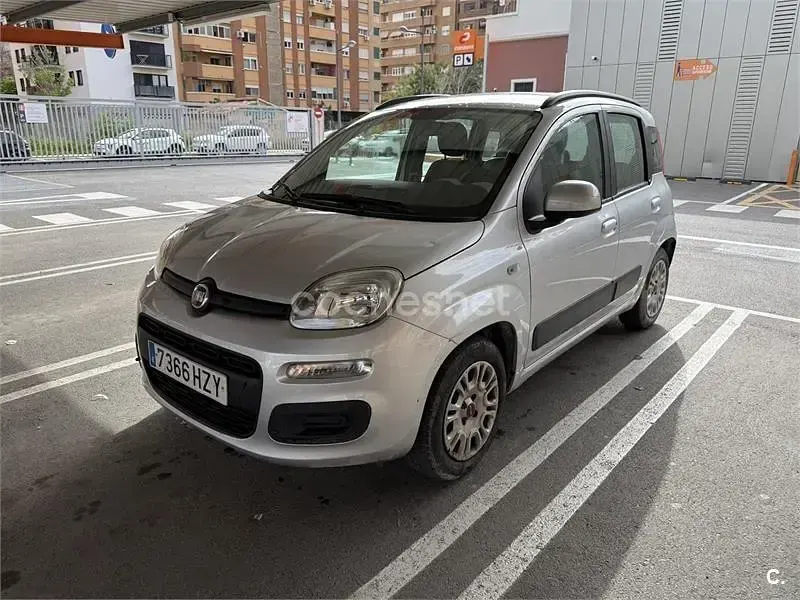 Usado Fiat Panda Lounge 69 CV (50 kW) 2014 Gris / plata Utilitario