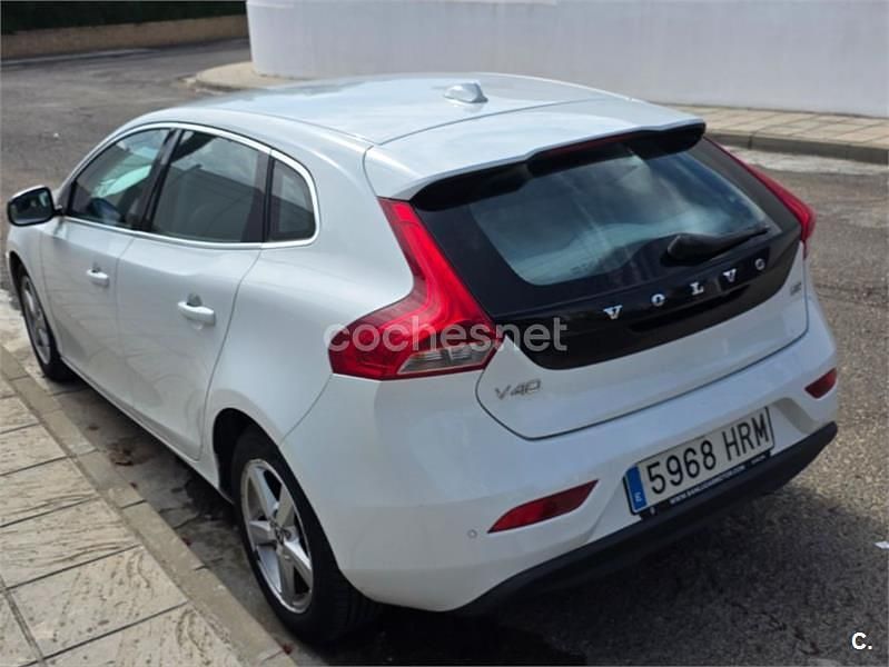 Blanco Usado 2013 Volvo V40 Momentum Berlina | 10.700 € (Precio justo) - Imagen 1/4