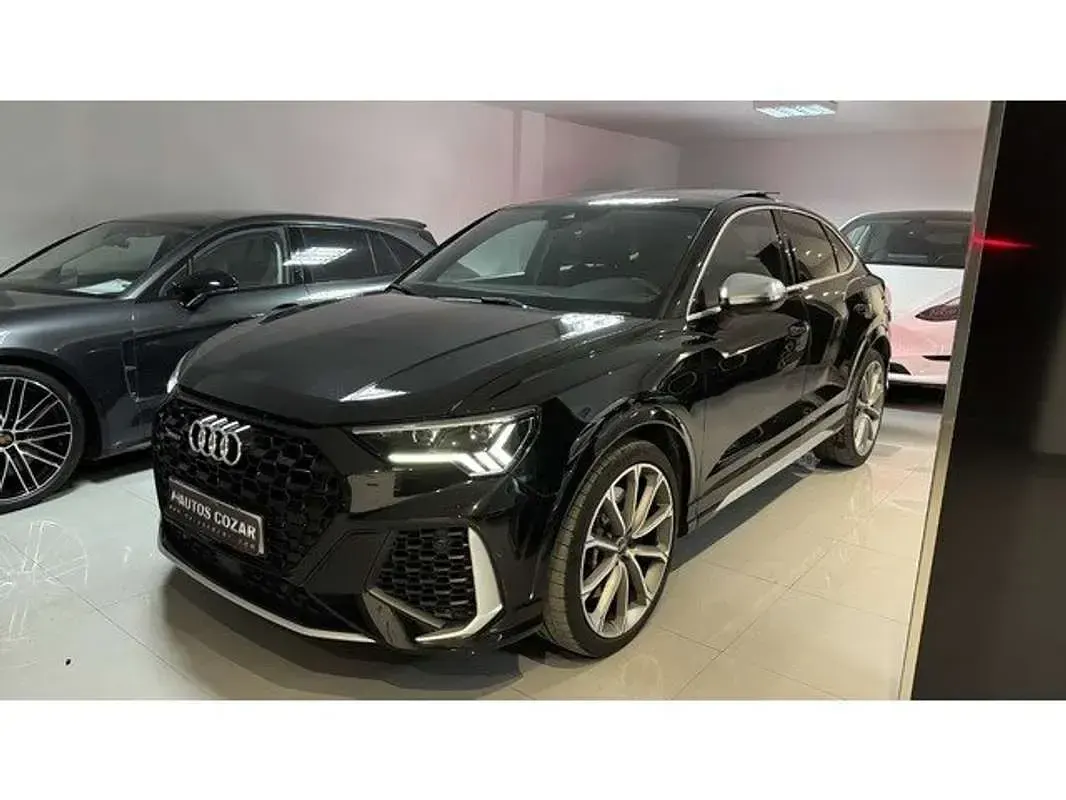 Käytetty Audi RS Q3 Sportback Ambiente 400 HP (294 kW) 2023 Musta Katumaasturi