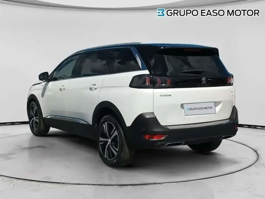 Usado Peugeot 5008 GT 131 CV (96 kW) 2021 Blanco SUV
