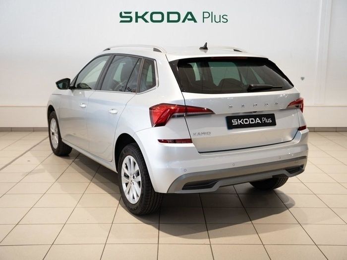 Gris plata Usado 2023 Skoda Kamiq Ambition SUV | 22.990 € (Un poco caro) - Imagen 1/4