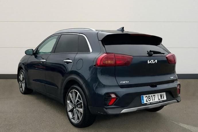 Usado Kia Niro 141 CV (103 kW) 2022 Negro SUV