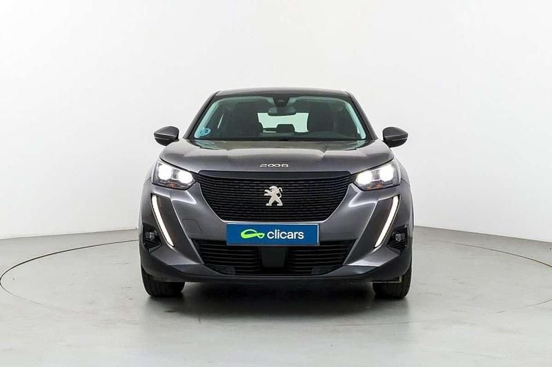 Usado Peugeot 2008 Active 110 CV (80 kW) 2021 Gris SUV