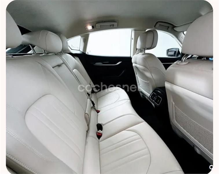 Usado Maserati Levante 275 CV (202 kW) 2020 Blanco SUV