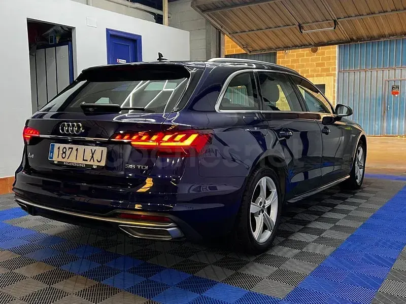Usado Audi A4 Advanced Plus 163 CV (119 kW) 2022 Azul Familiar