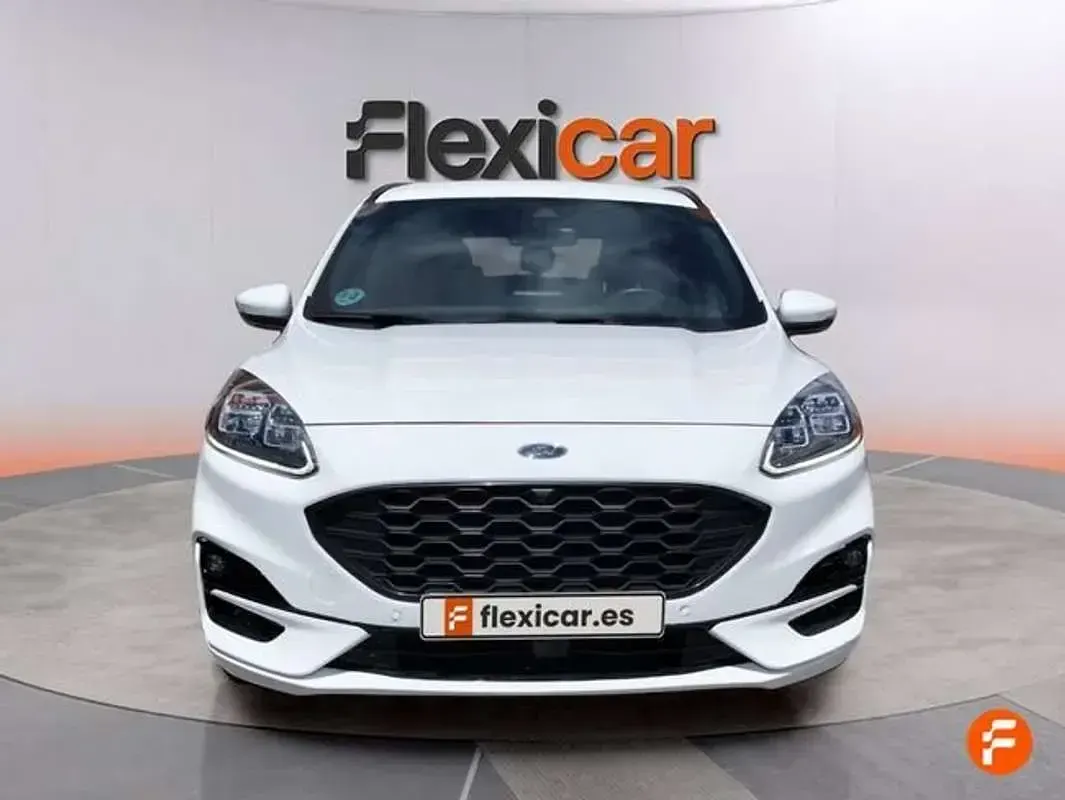 Usado Ford Kuga ST-Line 150 CV (110 kW) 2022 Blanco SUV