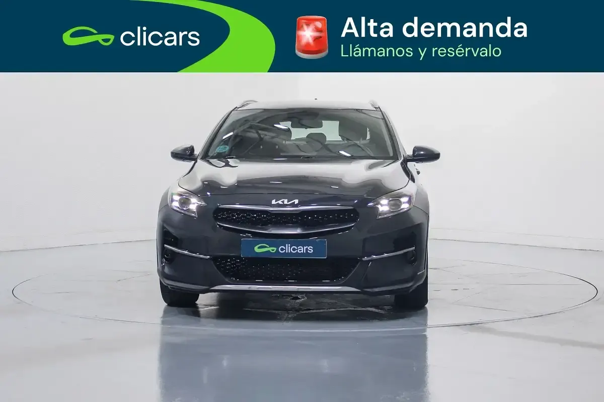 Usado Kia XCeed 120 CV (88 kW) 2022 Gris / plata SUV