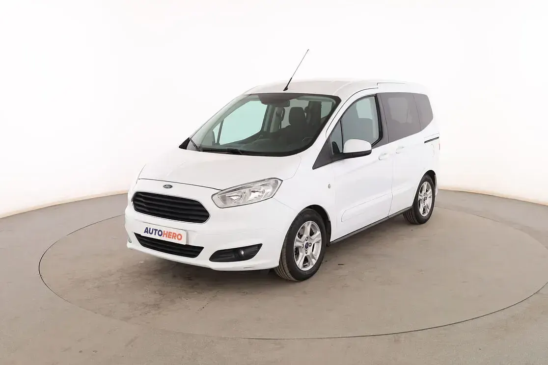 Usado Ford Tourneo Courier Trend 75 CV (55 kW) 2015 Monovolumen