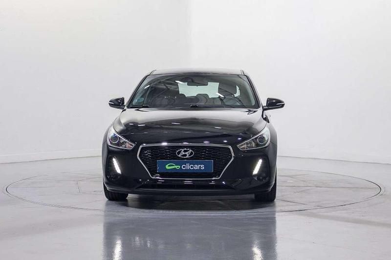 Usado Hyundai i30 120 CV (88 kW) 2017 Negro Utilitario