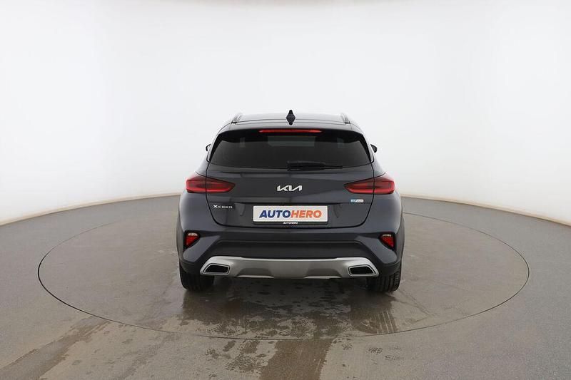 Usado Kia XCeed 141 CV (103 kW) 2022 Gris SUV