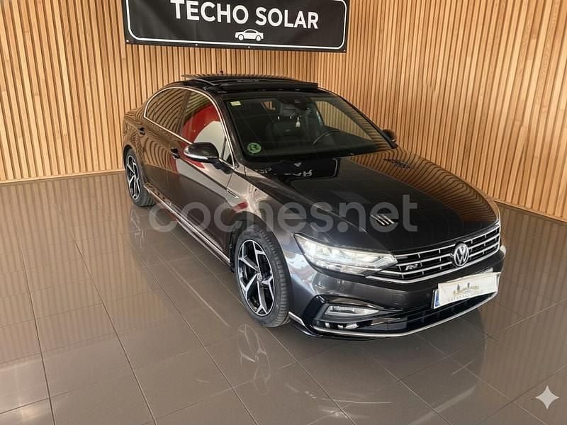 Negro Usado 2021 VW Passat R-line Berlina | 20.290 € (Precio justo) - Imagen 1/4